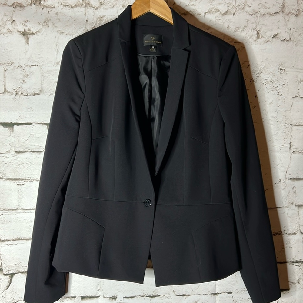 Women’s black blazer 16